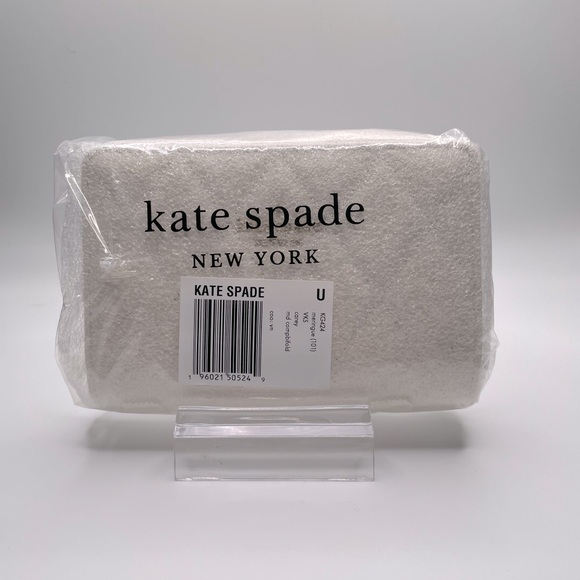 Kate Spade Handbags - Kate Spade Carey Medium Compartment Bifold Wallet